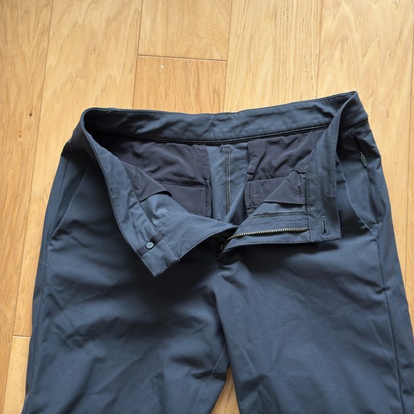 Lululemon Commission Regular Fit - Picture 2 of 4